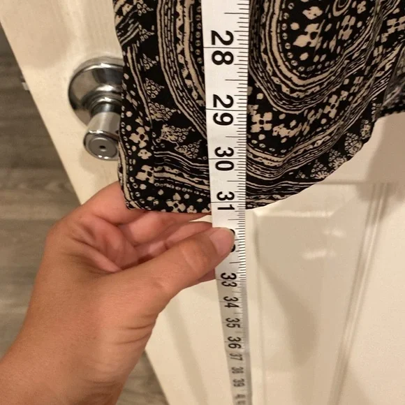 Black & White, Bell-Bottom Sleeve Romper from Charlotte Russe, size L - Picture 7 of 10